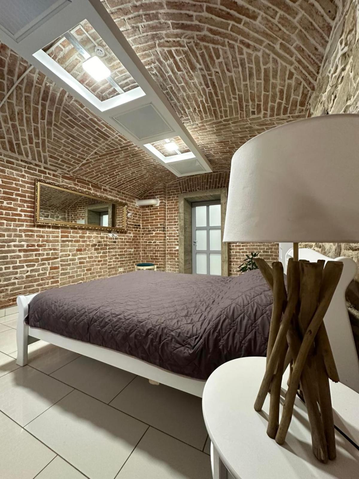 2Х Кім-Й Loft На Площі Філармонії By Willox Lägenhet Tjernivtsi Exteriör bild